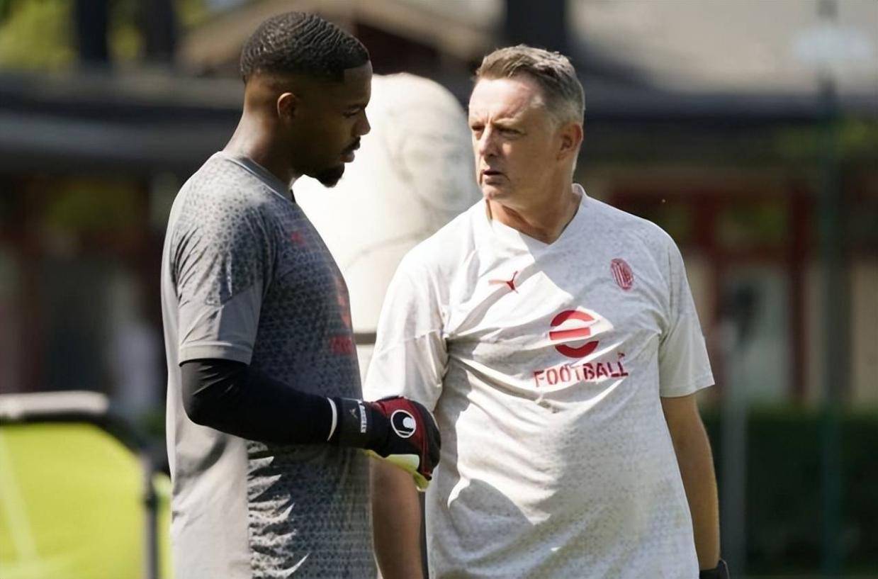 申花为了冠军拼了，引进前AC米兰、阿森纳教练，补强最弱一环